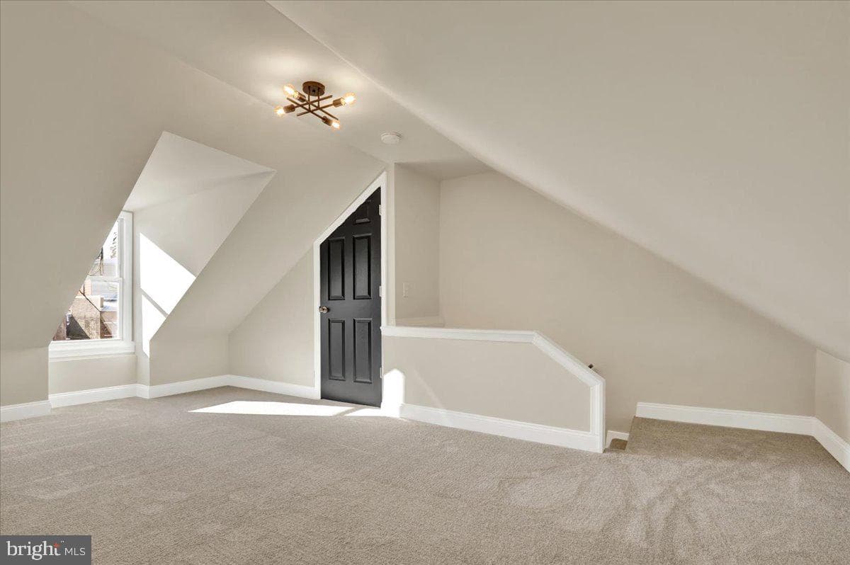 623 Bay Street photo 20