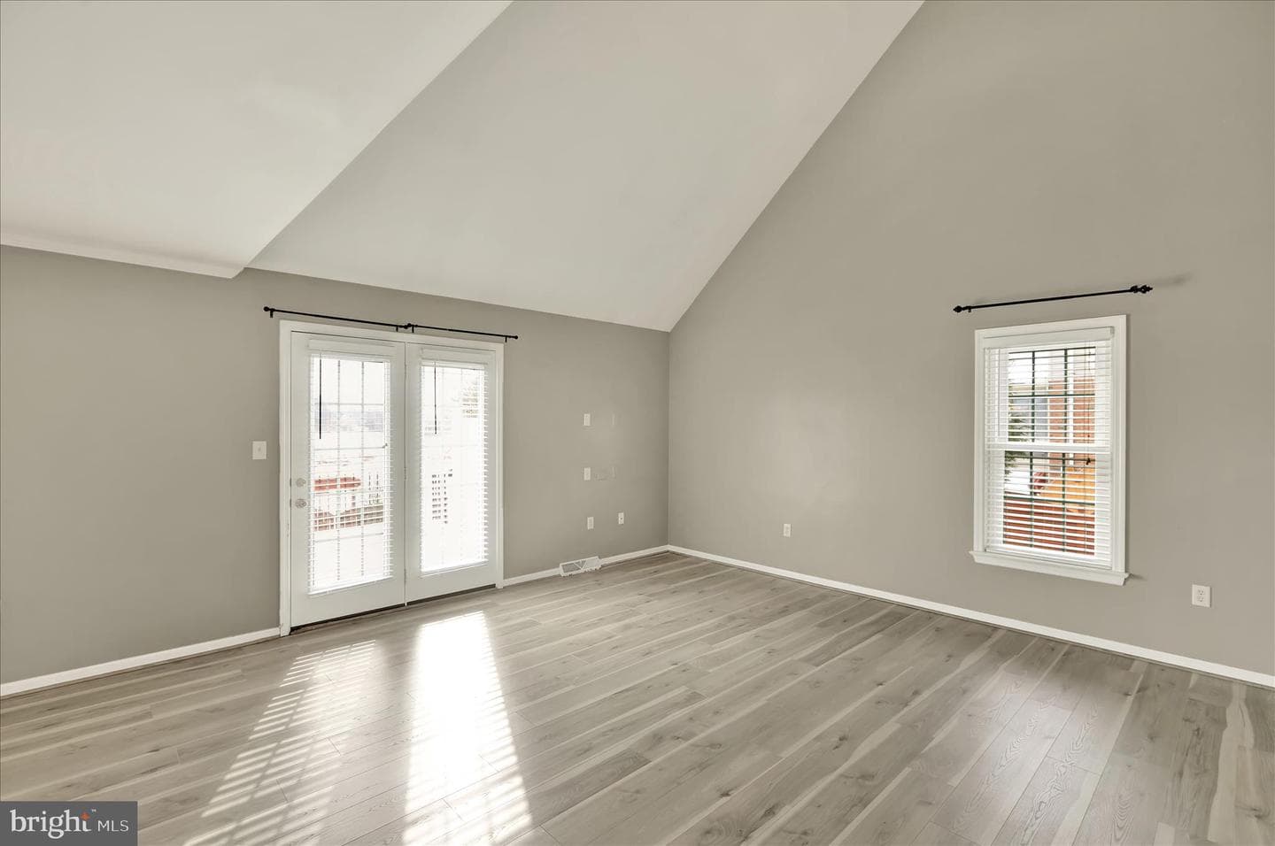 79 Spring Hill Lane photo 5