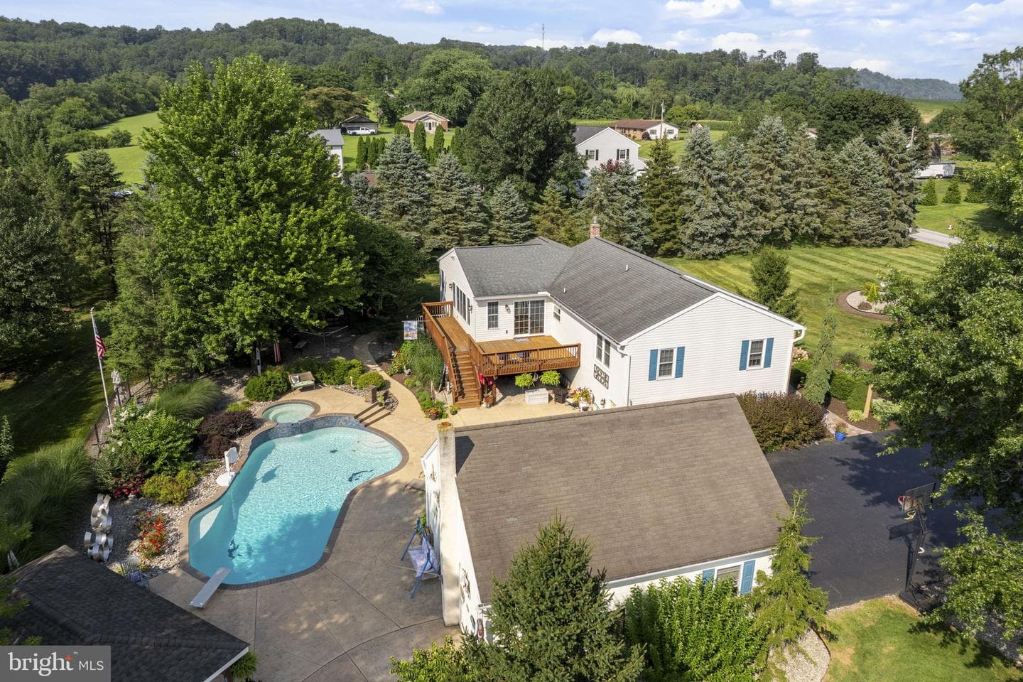 105 Whitehall Road photo 25