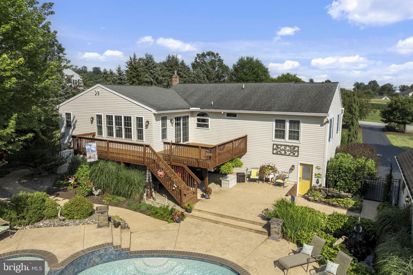105 Whitehall Road photo 26