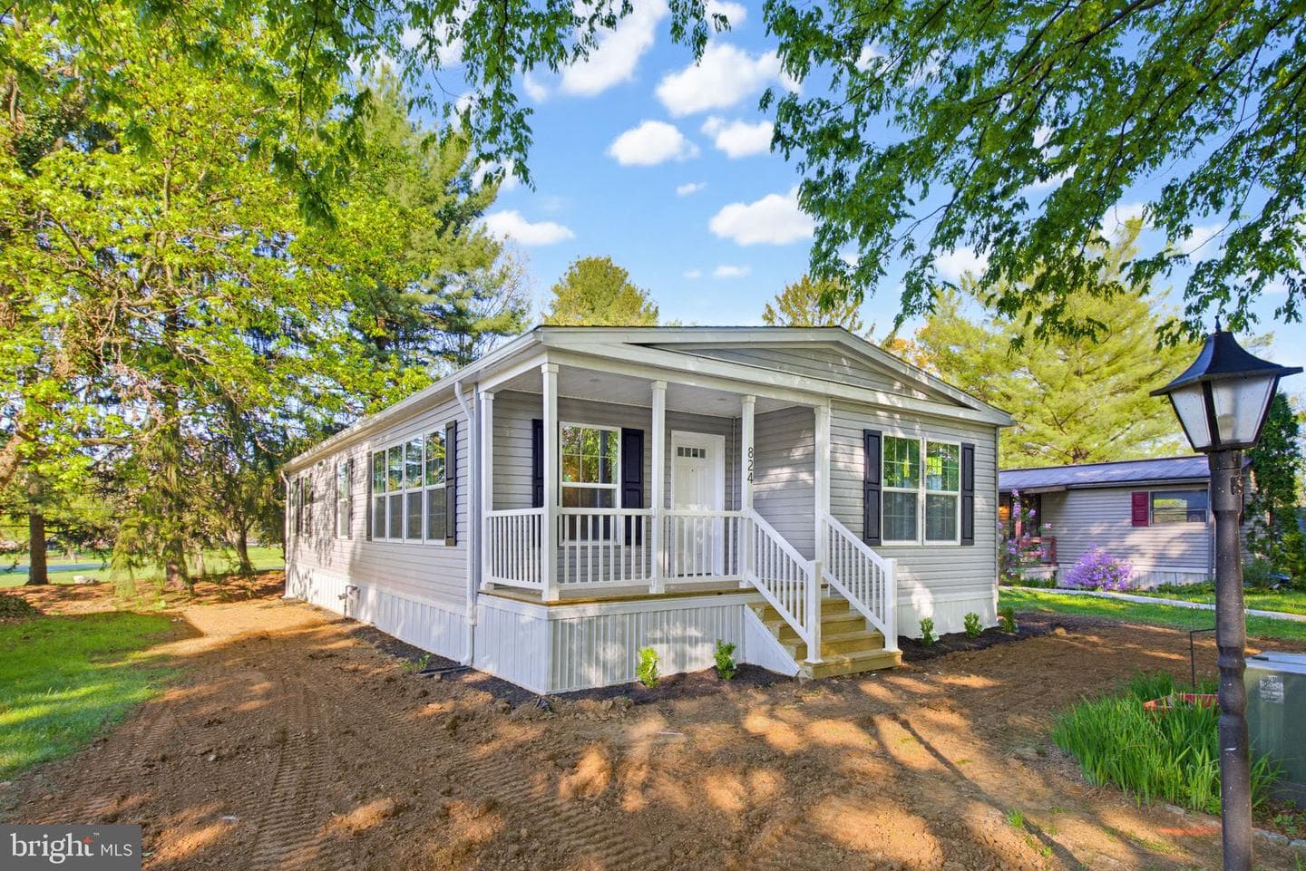 824 Carrie Court photo 2