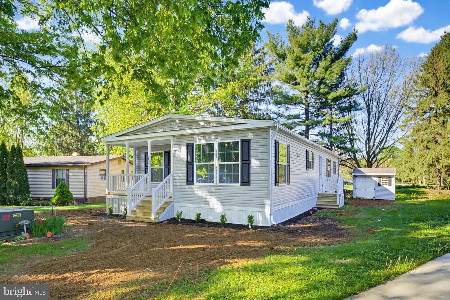 824 Carrie Court photo 5