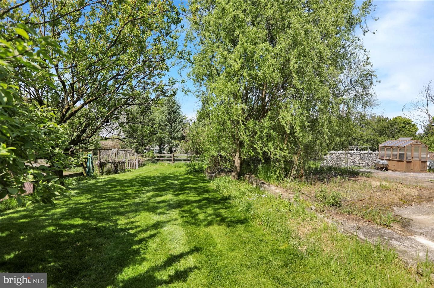27 E Main Street photo 11