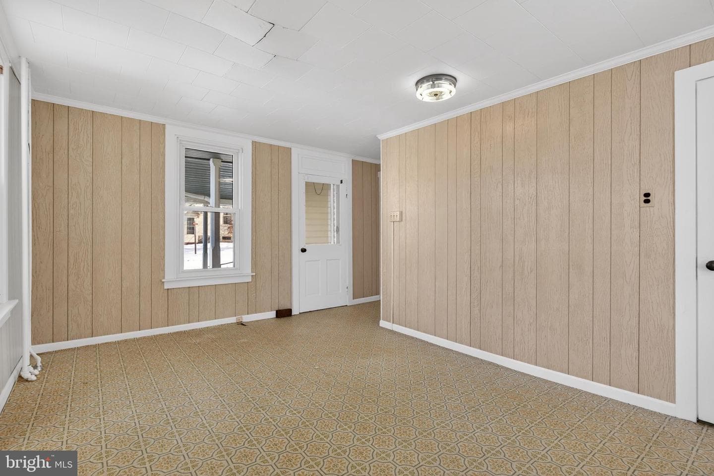 3320 River Road photo 10