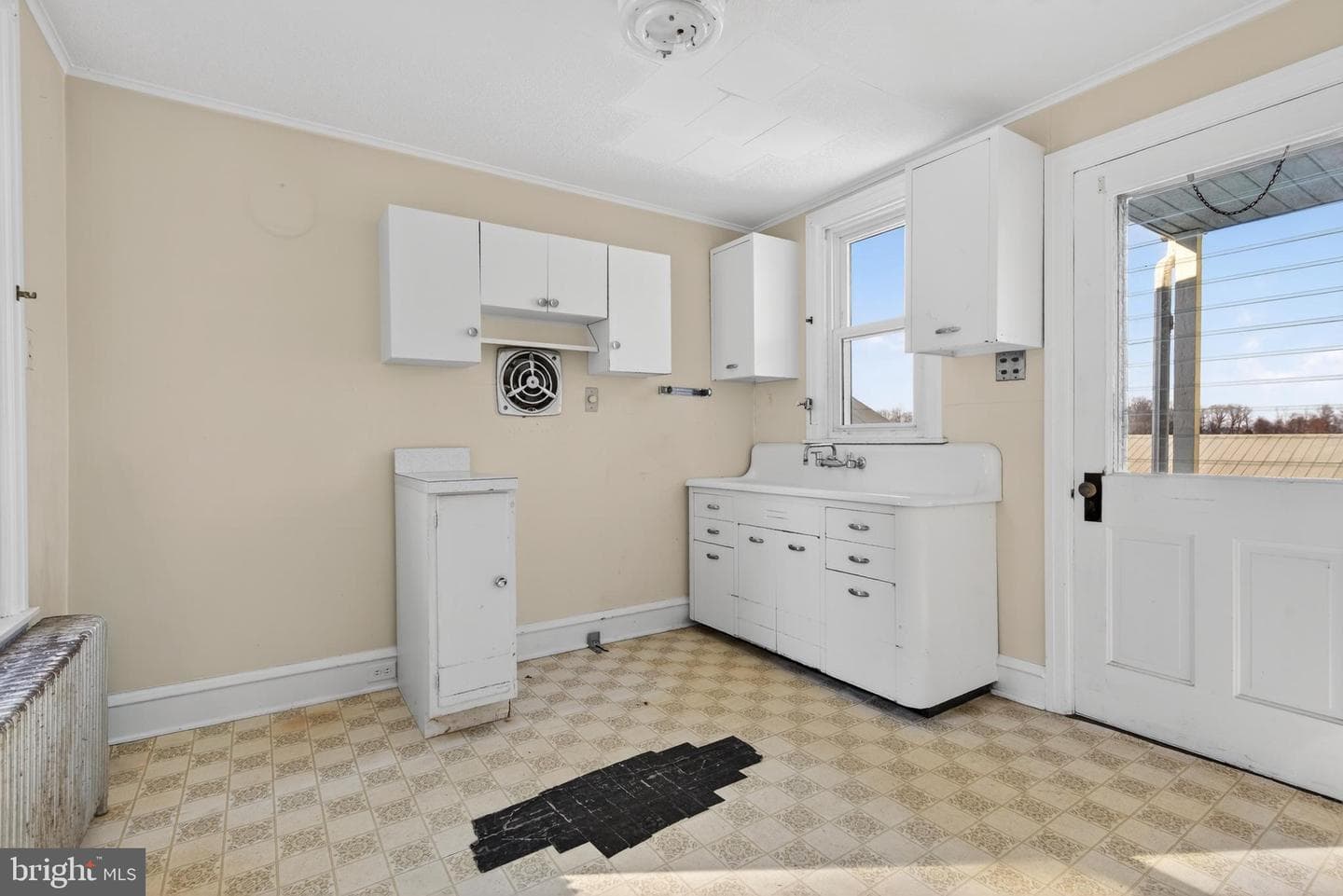 3320 River Road photo 15