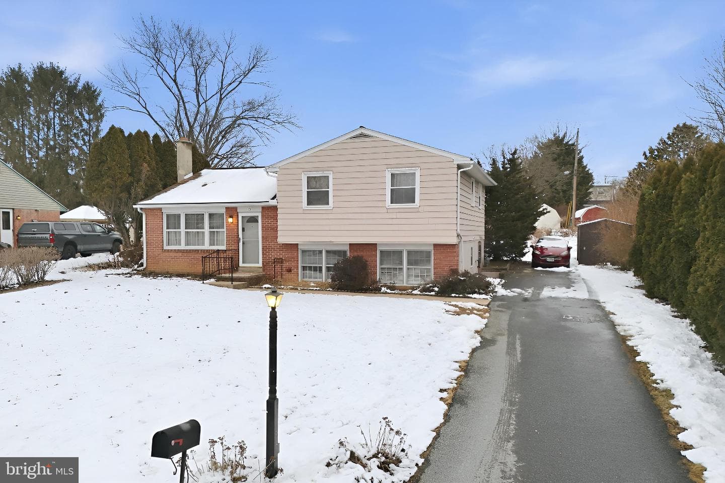 51 Glen Oaks Drive photo 1