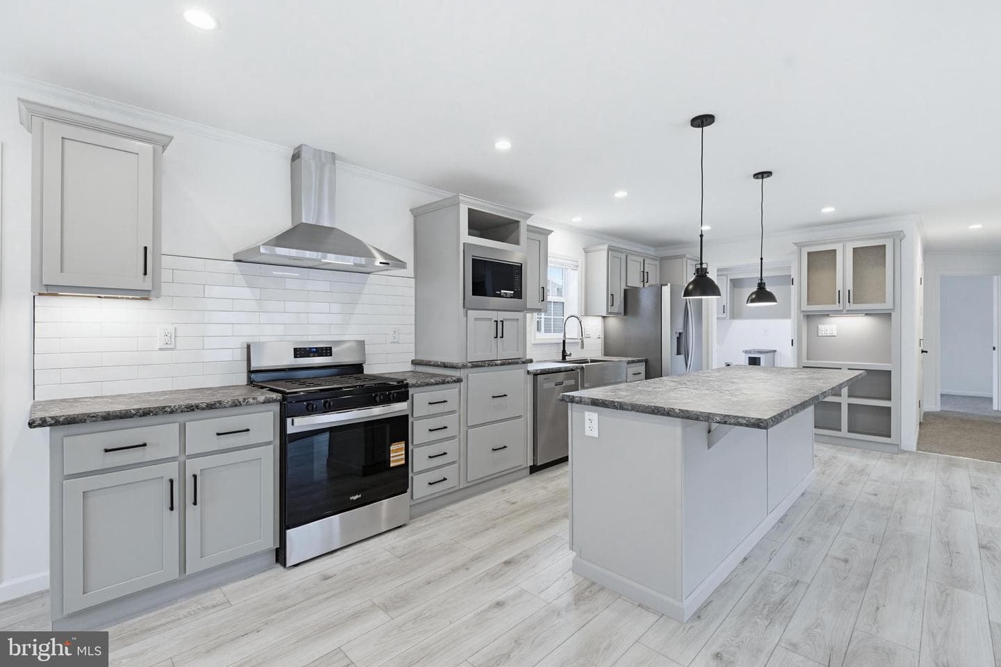 443 Eastwood Ln photo 14