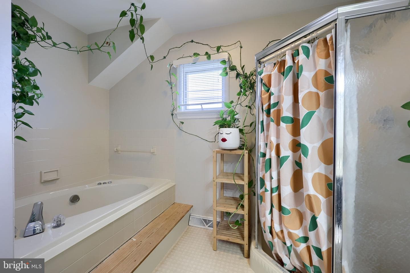 100 Pepperton Court photo 26