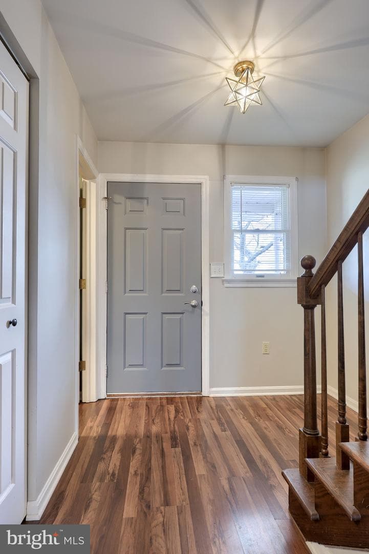 100 Pepperton Court photo 3