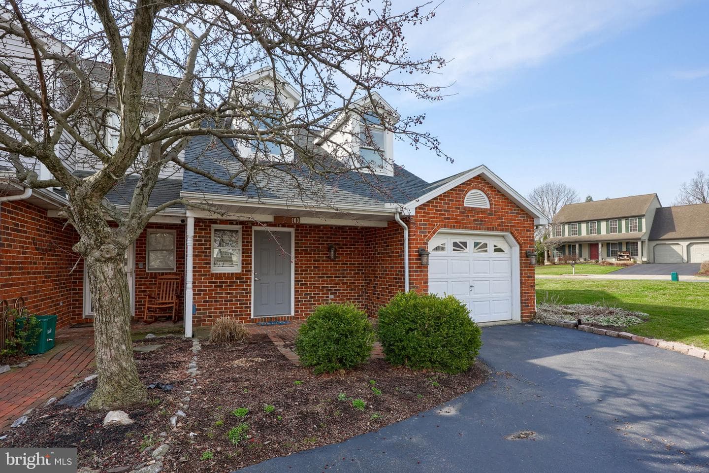 100 Pepperton Court photo 37
