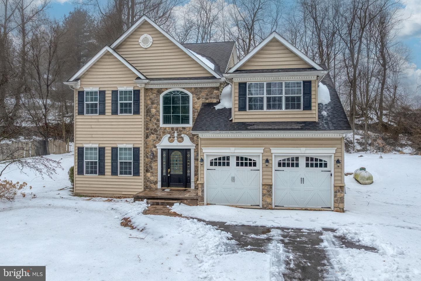 88 Shady Lane photo 2