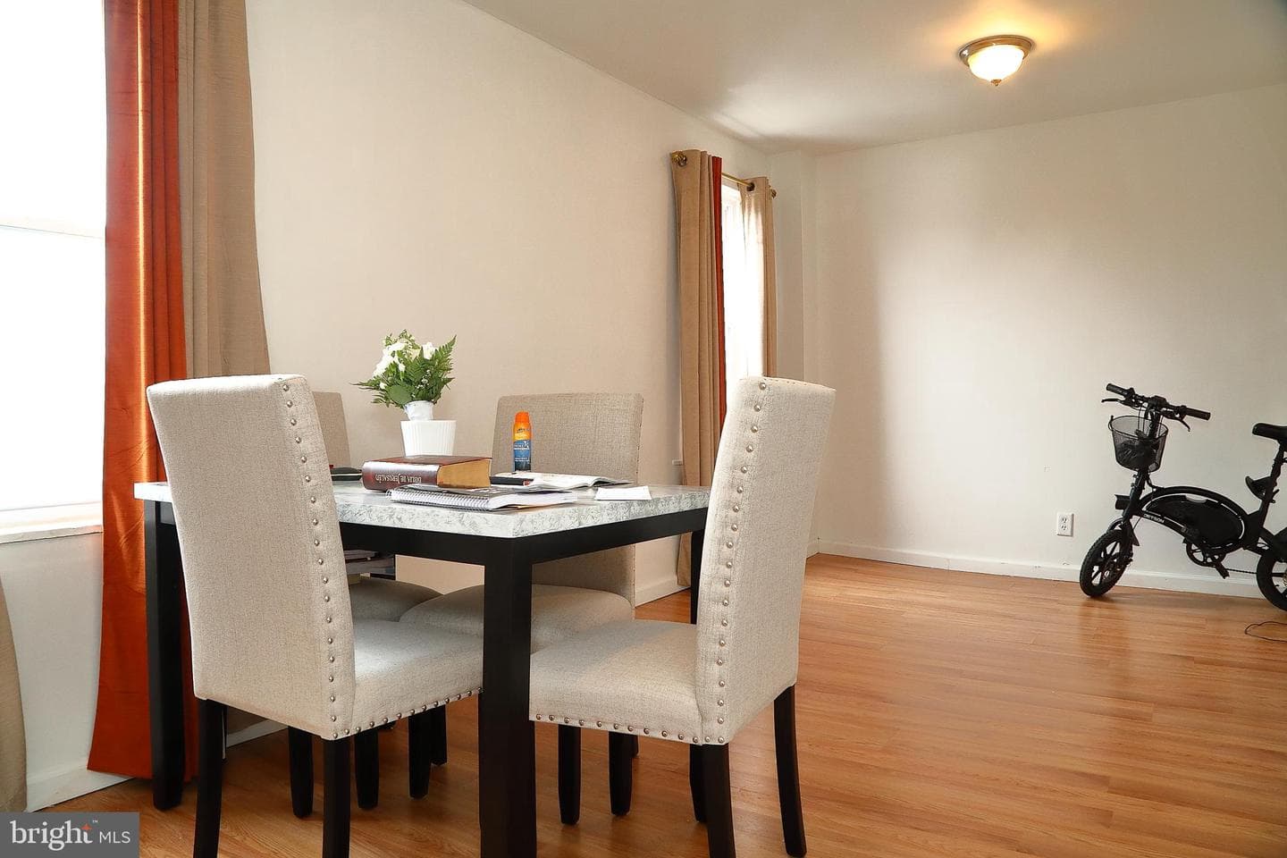 464 S Ann Street photo 3