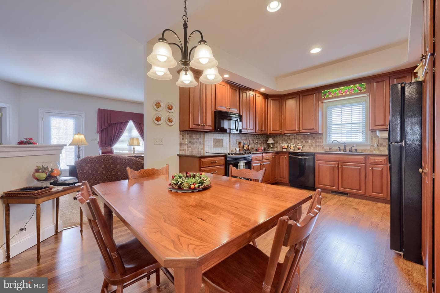 900 Cambridge Drive photo 17