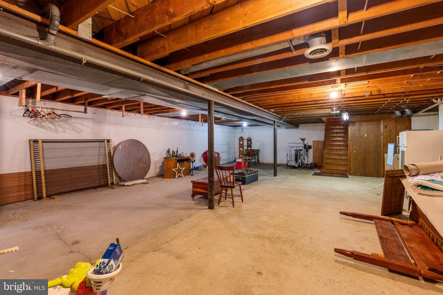 213 Maple Avenue photo 36