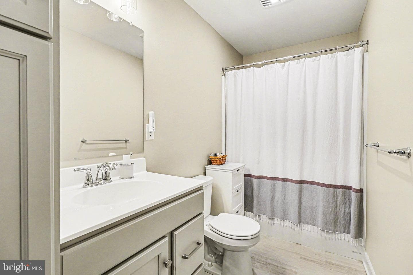 220 Pebble Drive photo 26