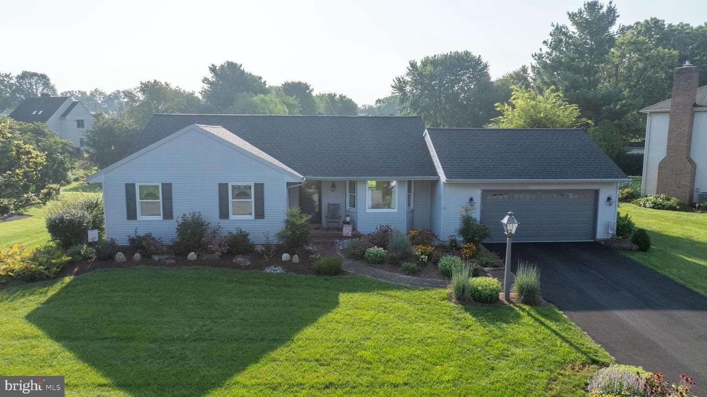 923 Jade Avenue photo 45