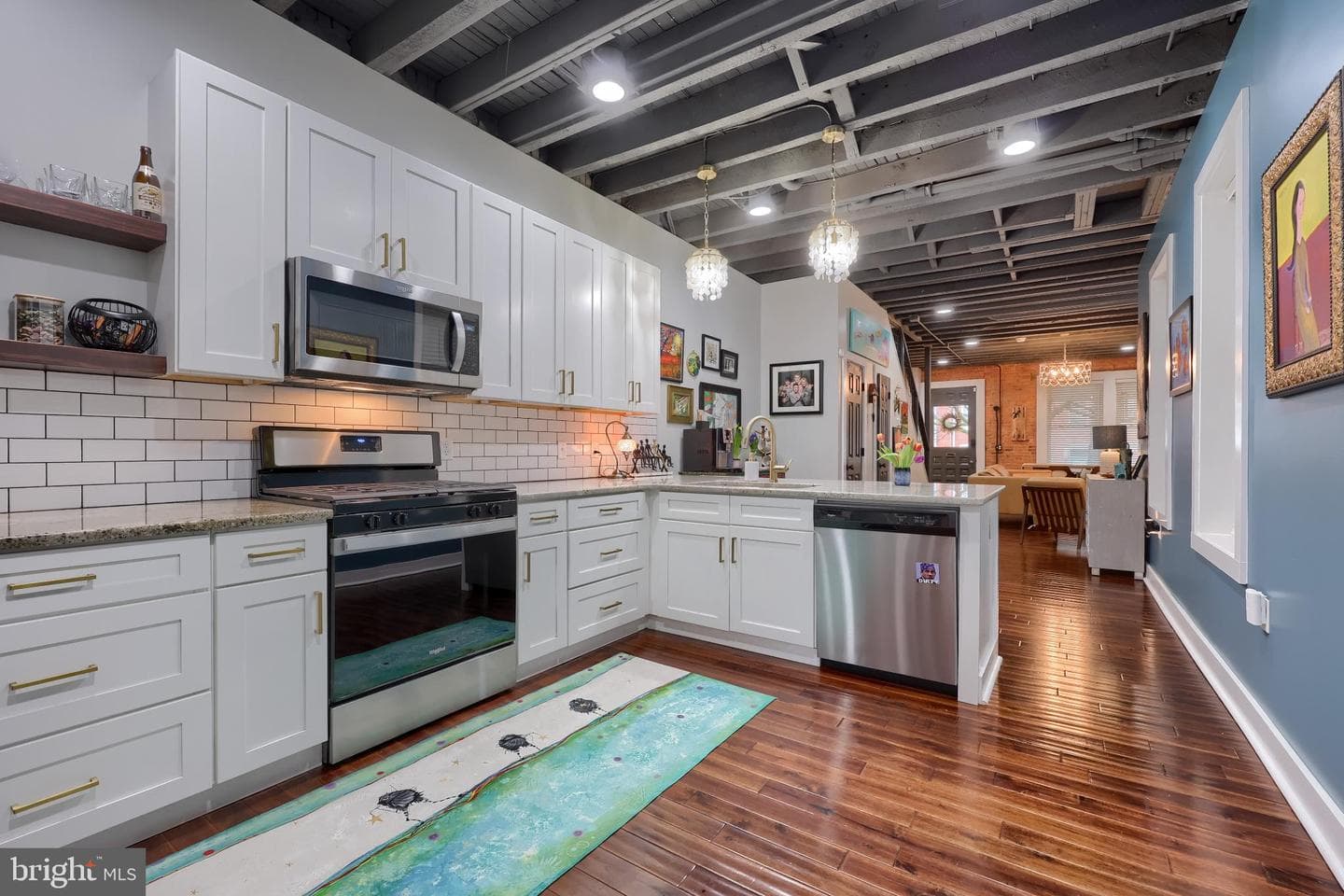 350 E Chestnut Street photo 16