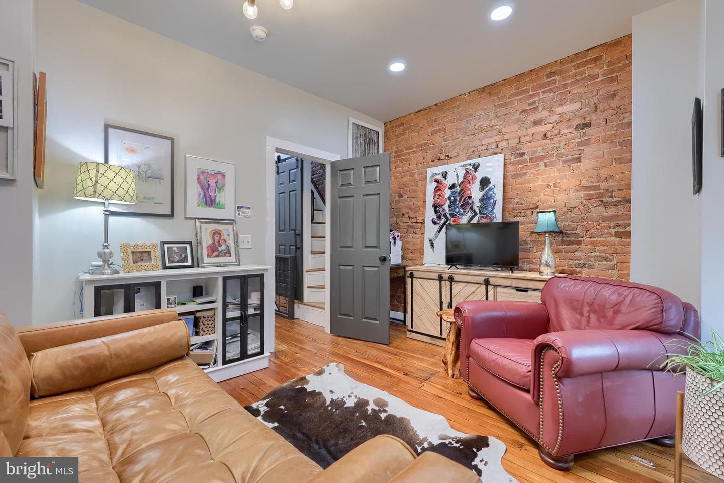 350 E Chestnut Street photo 38