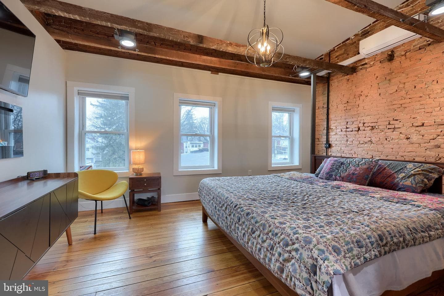 350 E Chestnut Street photo 49