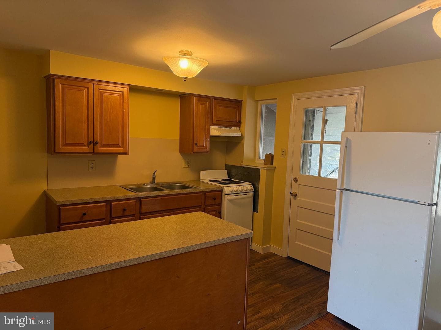 65 Wise Ave. photo 7