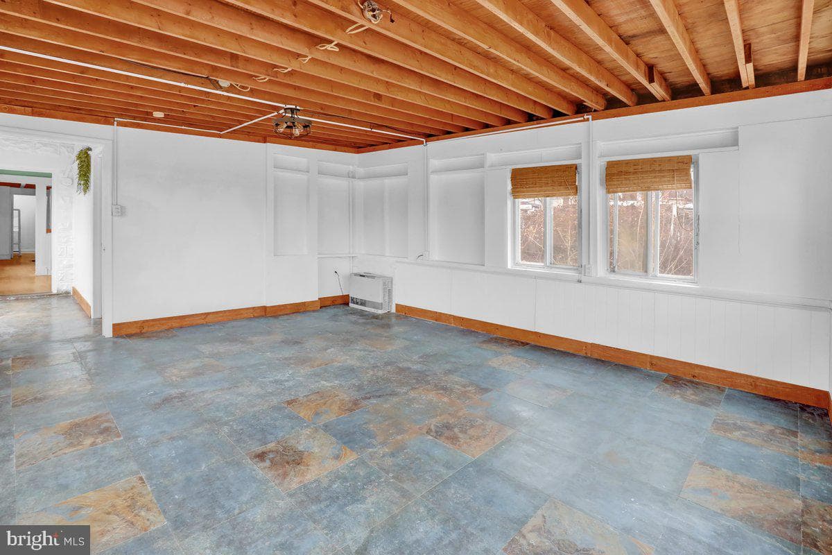 647 S Franklin Street photo 23