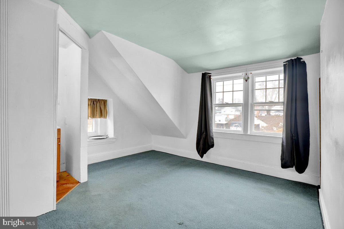 647 S Franklin Street photo 37