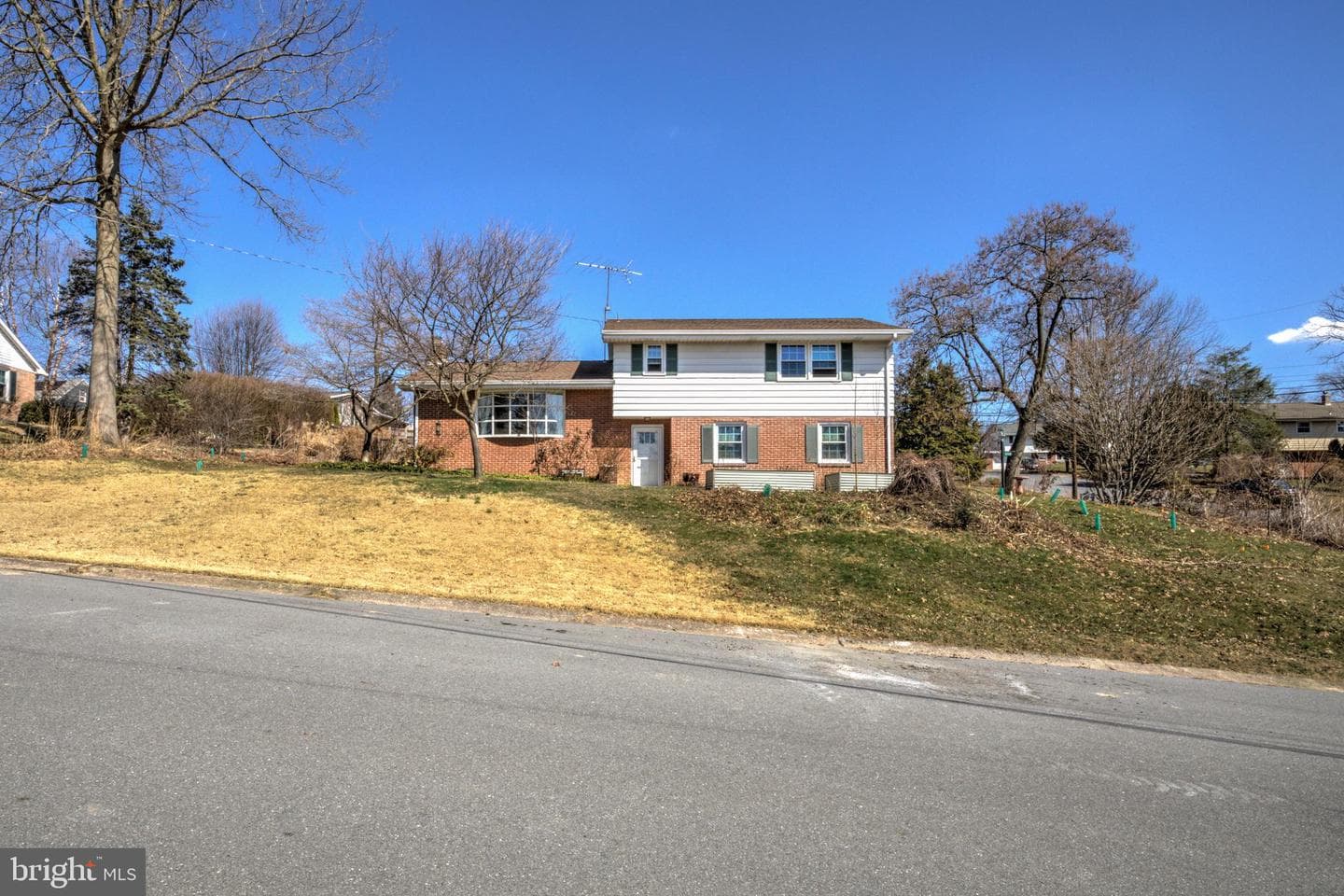 1146 Hermosa Avenue photo 3