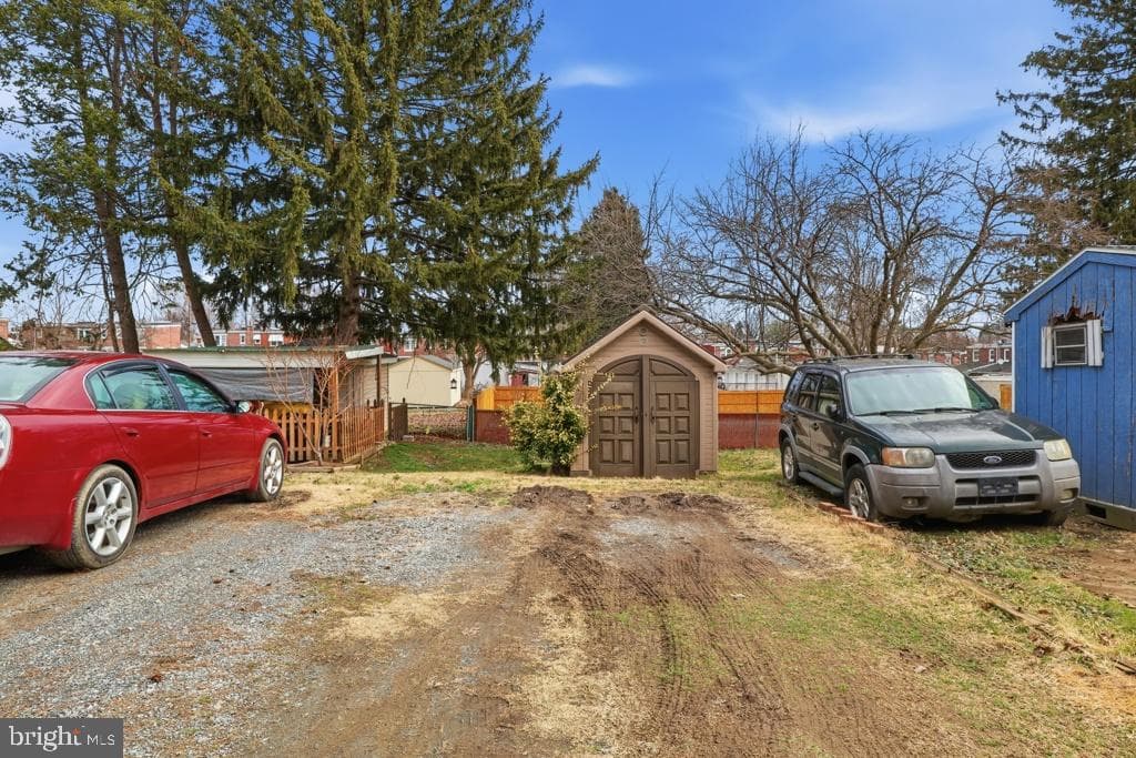 71 Hershey Avenue photo 30