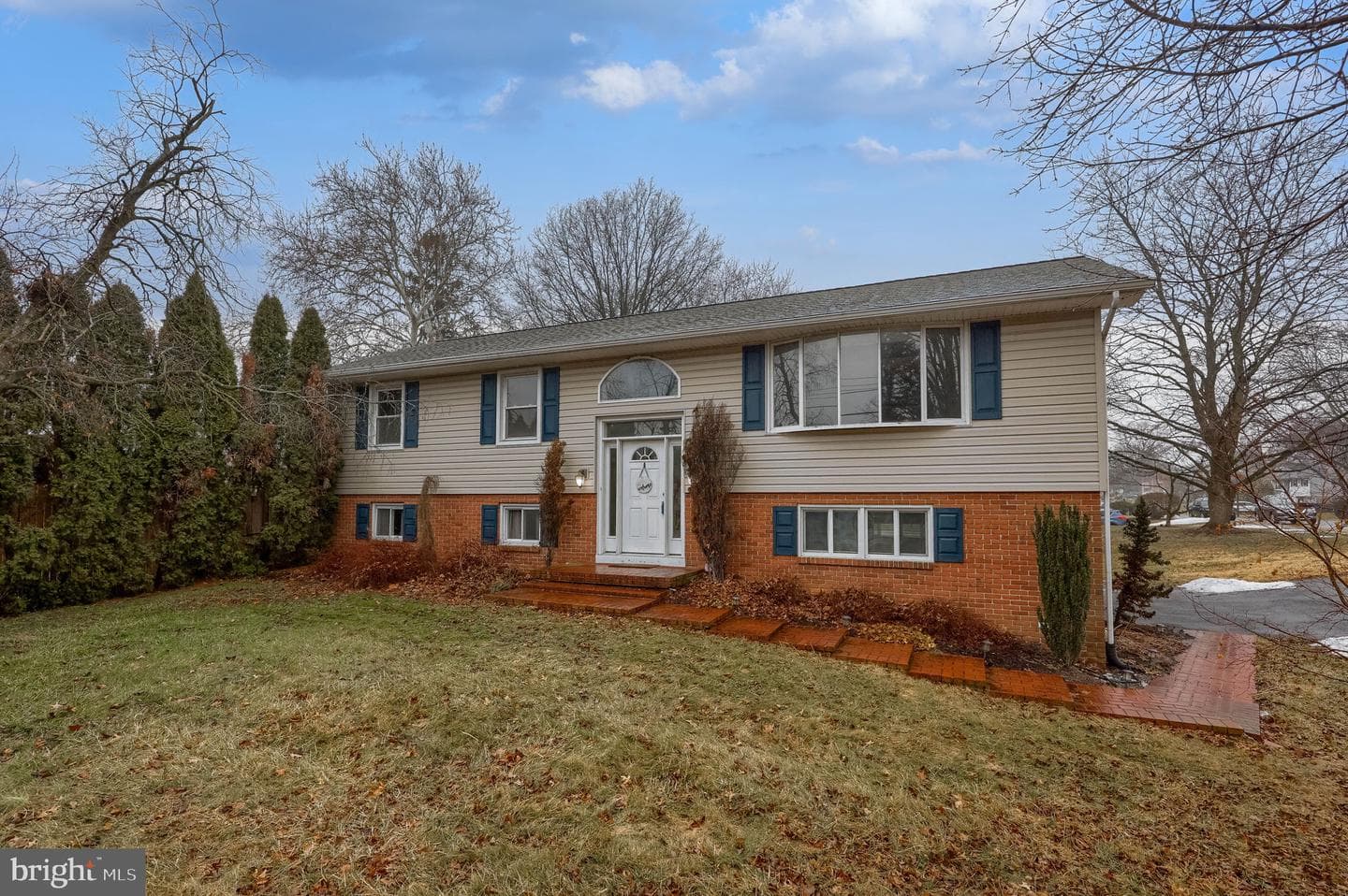 402 Philmont Drive photo 2