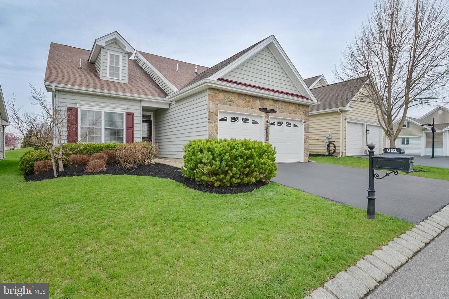 631 Thoreau Drive photo 4