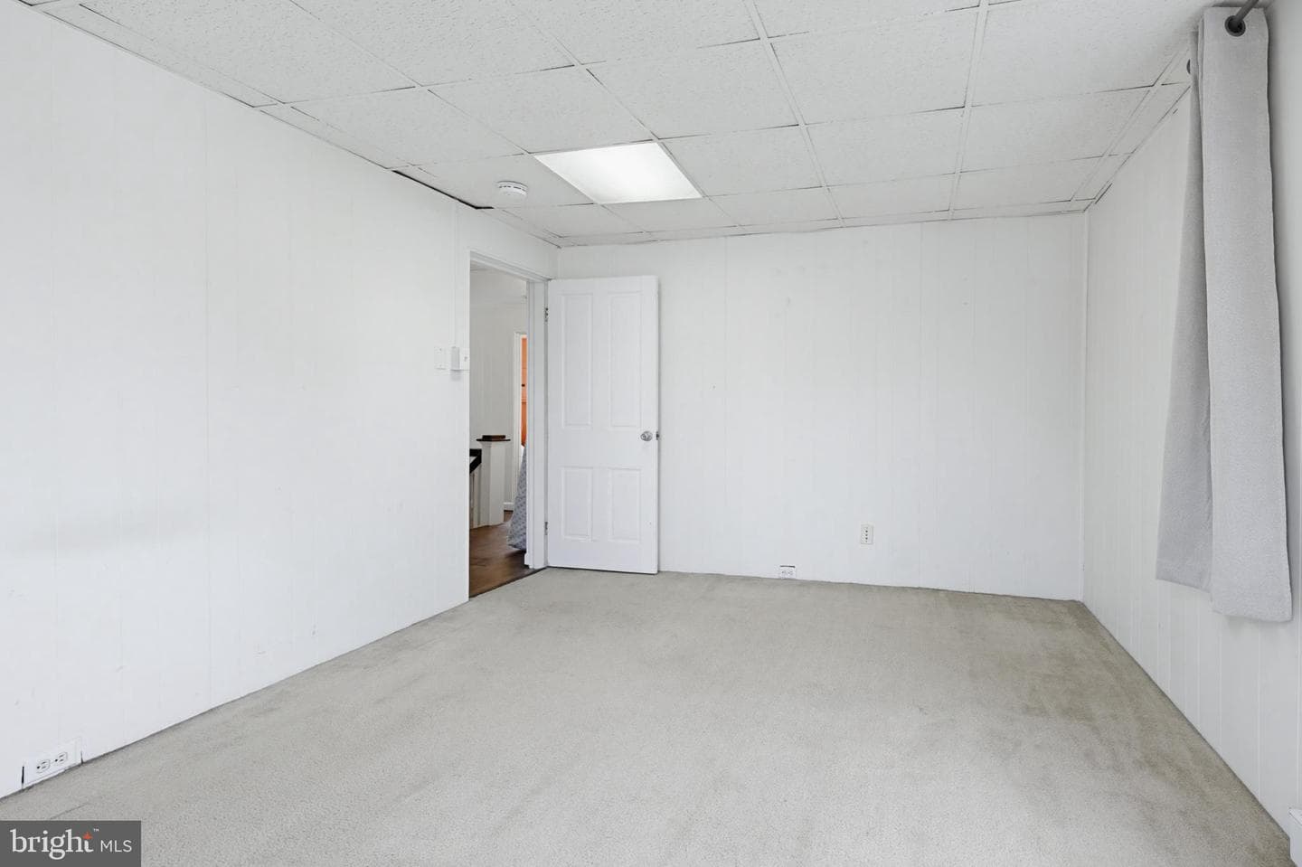 114 N Market Avenue photo 31