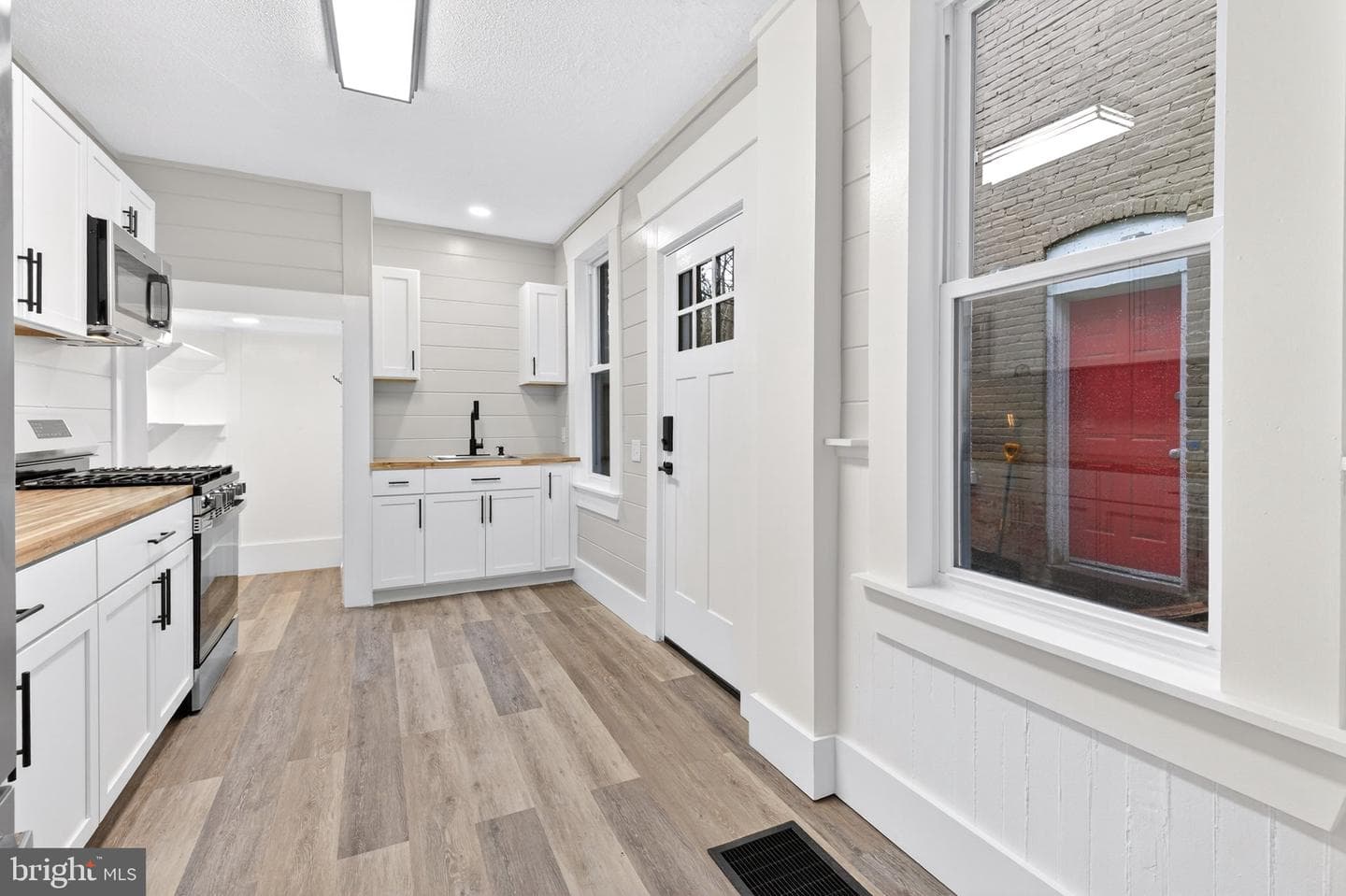 345 Beaver Street photo 12