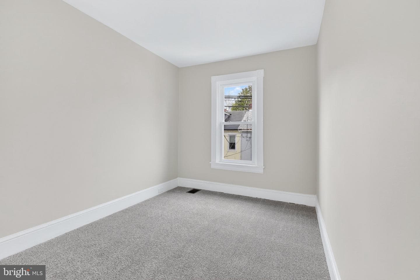 345 Beaver Street photo 24