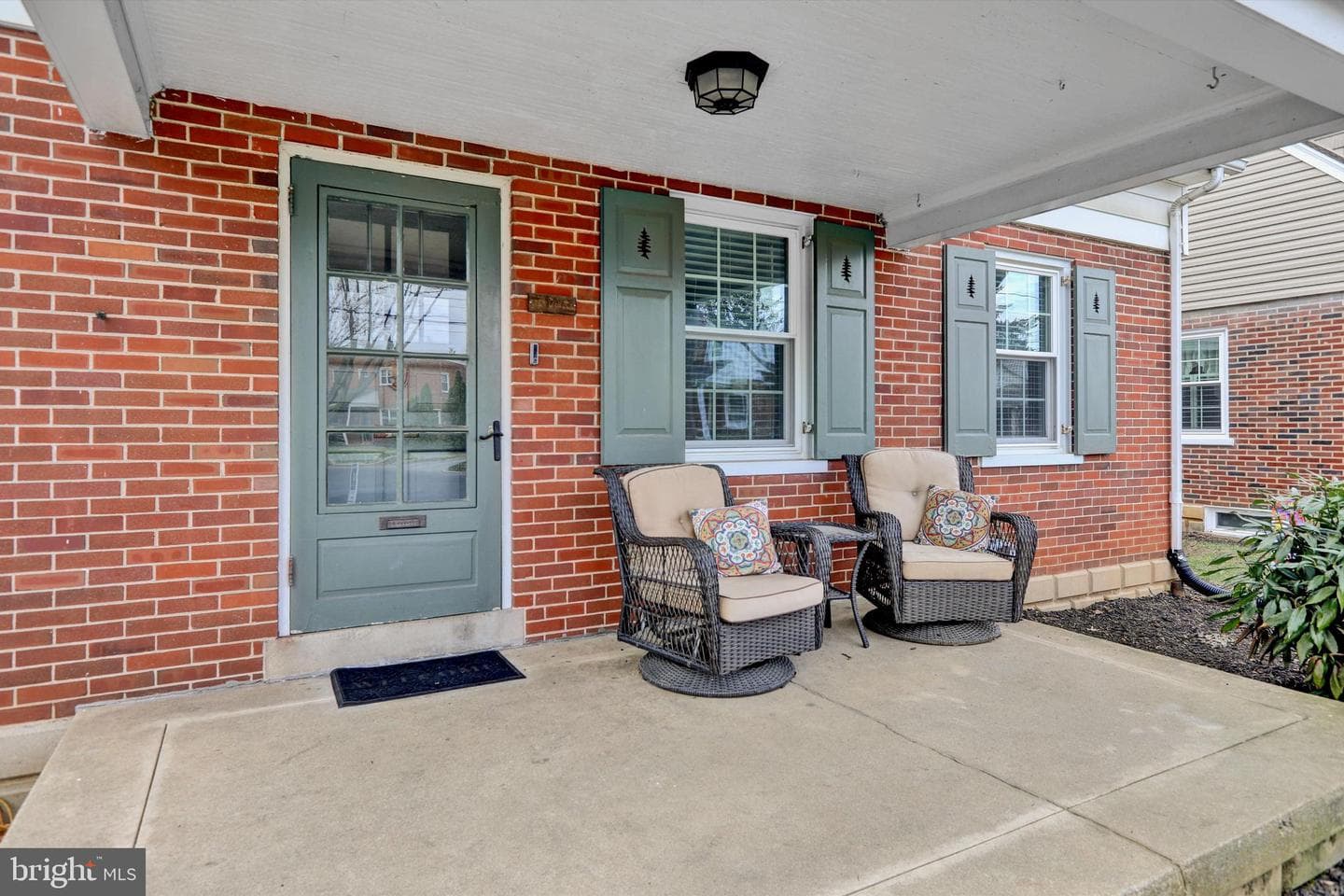 521 Pleasure Road photo 2