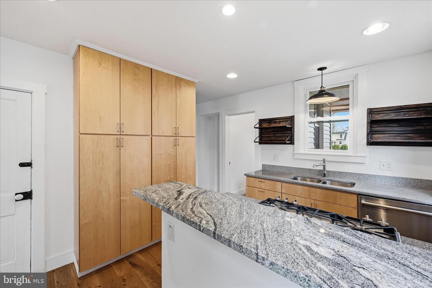 345 N Hanover Street photo 10