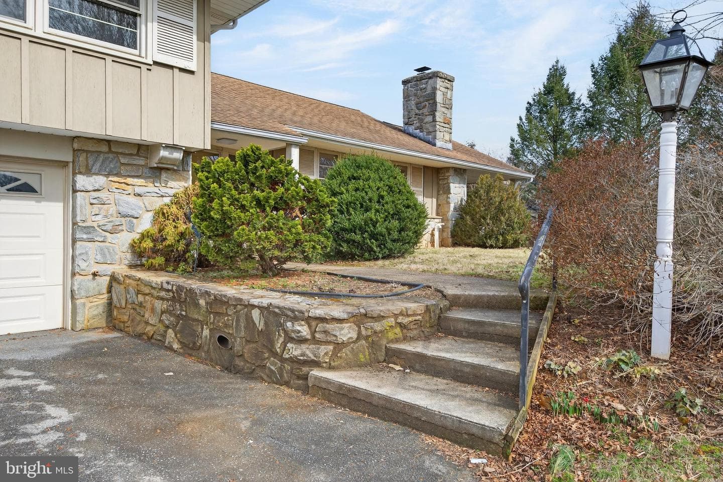 325 Murry Hill Drive photo 3