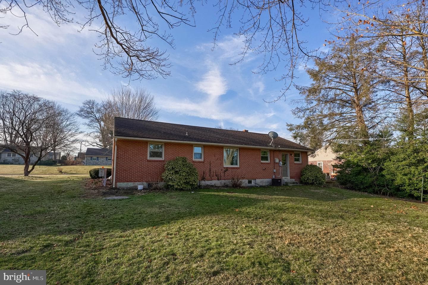 299 Rolling Terrace photo 9