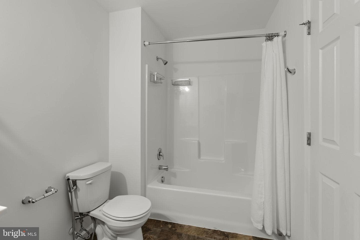 586 Stockdale Drive photo 40