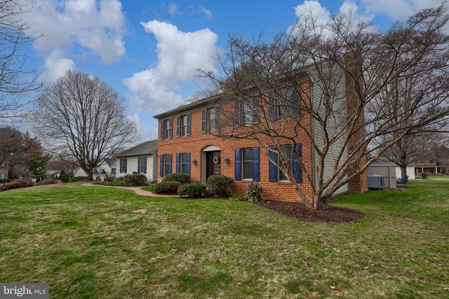 131 Milton Circle photo 3