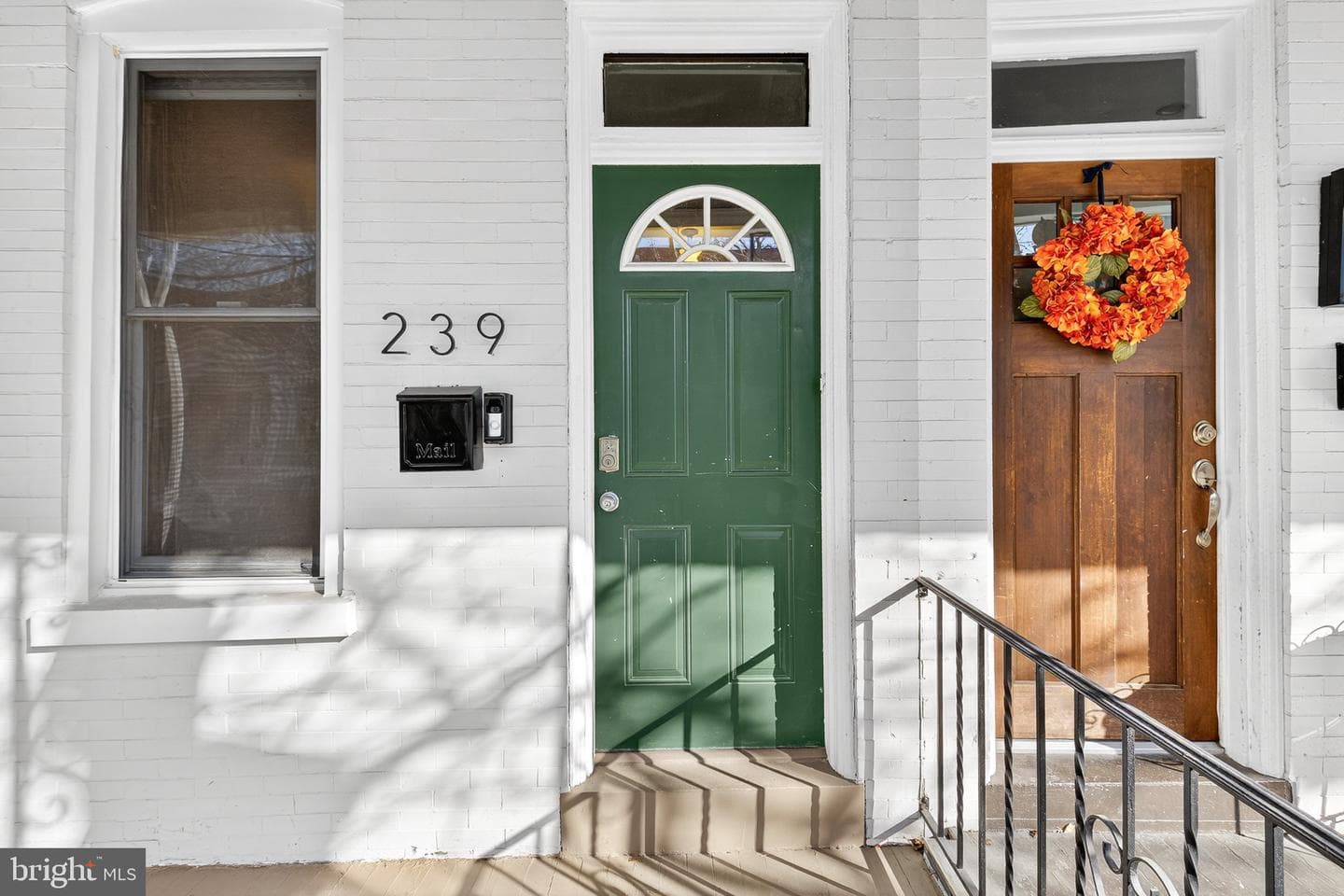 239 Elm Street photo 2
