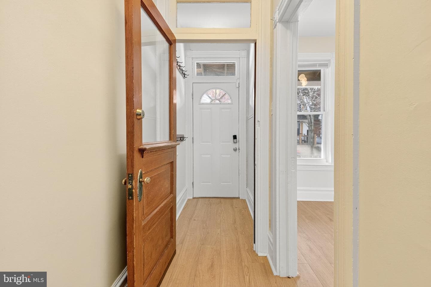 239 Elm Street photo 3