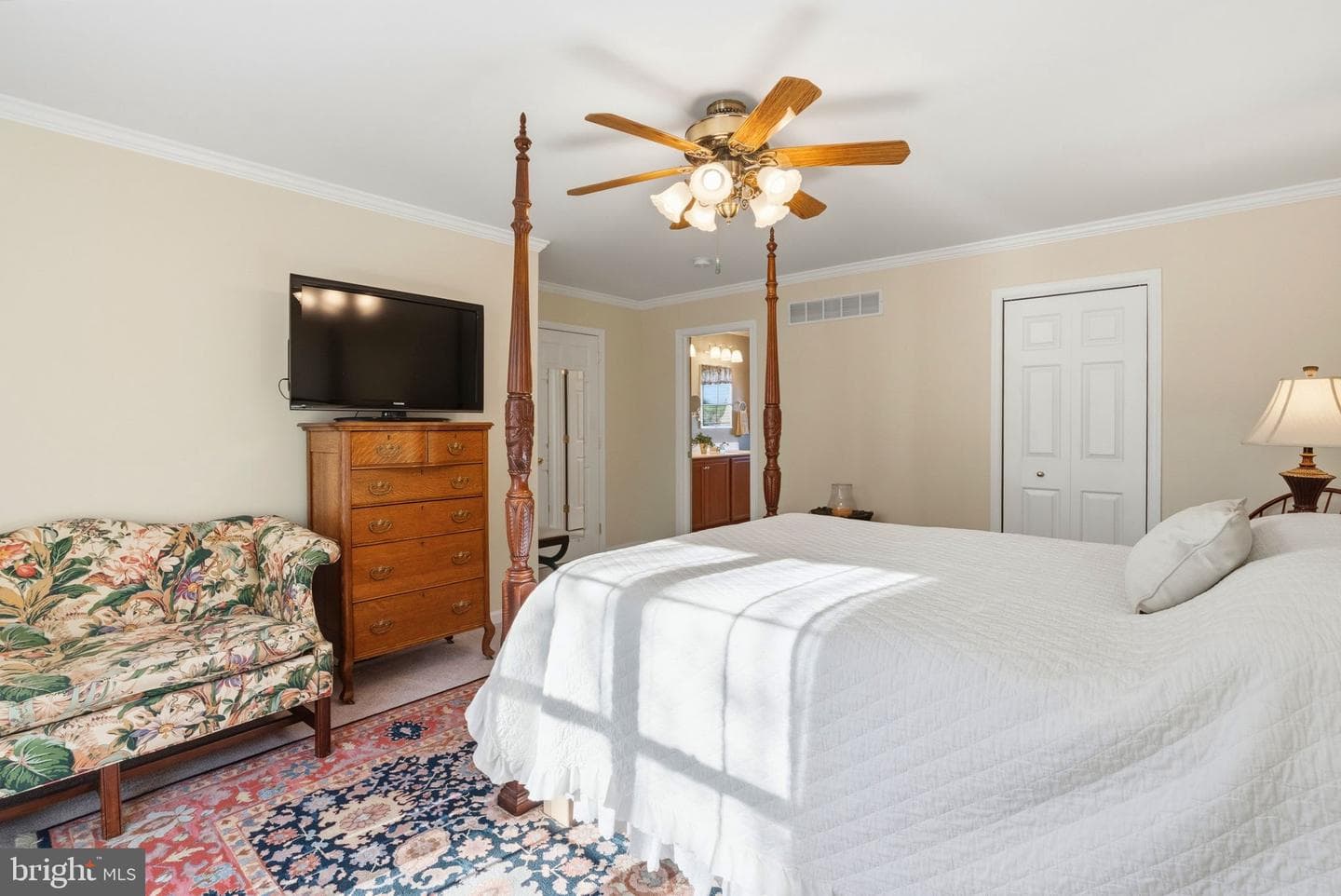 94 Green Lane photo 40