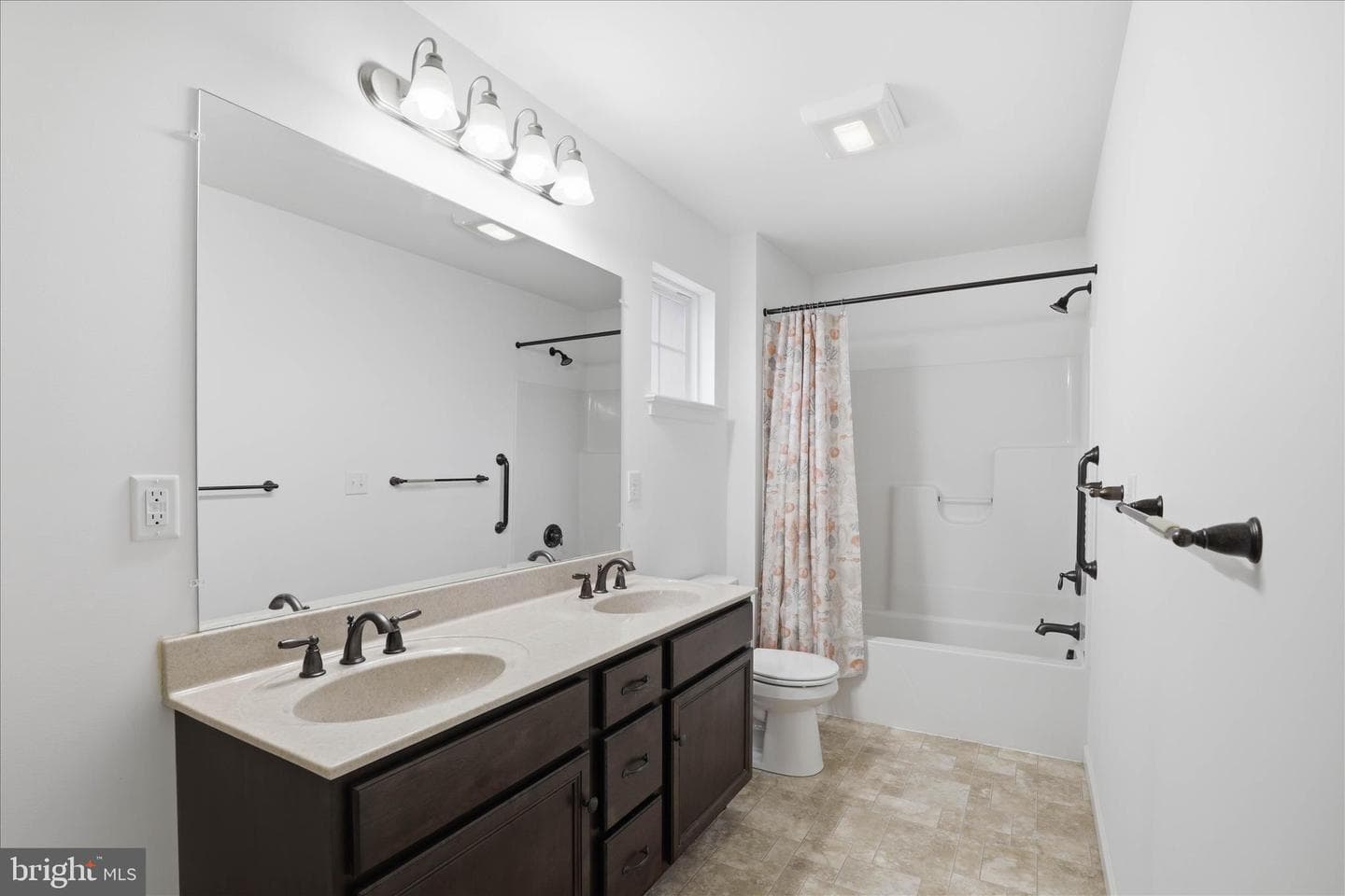 446 Lancer Drive photo 34
