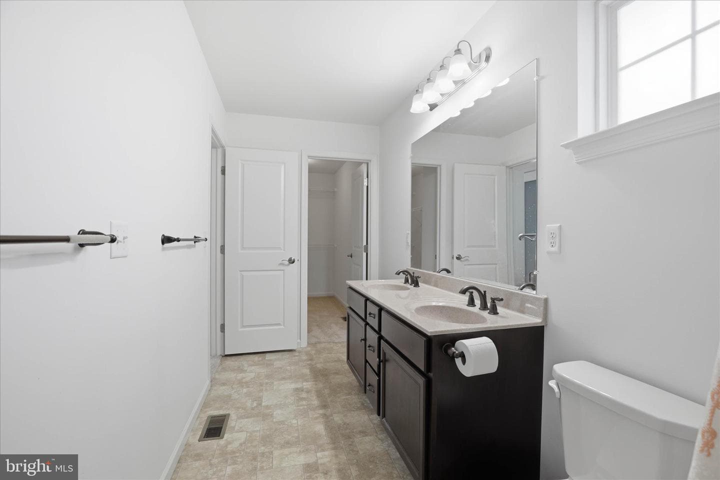 446 Lancer Drive photo 35