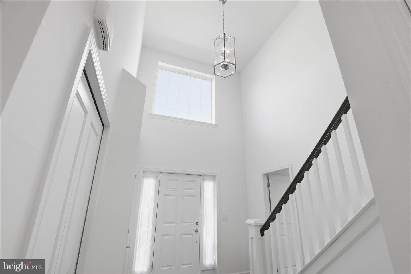446 Lancer Drive photo 8