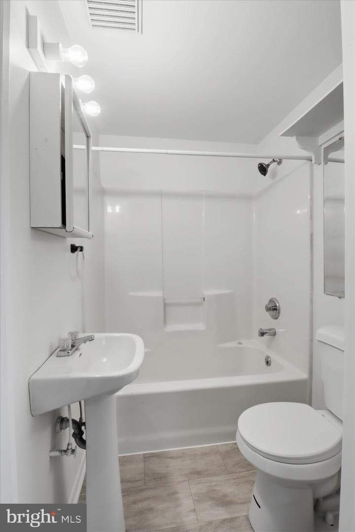 826 Saint Joseph Street photo 19