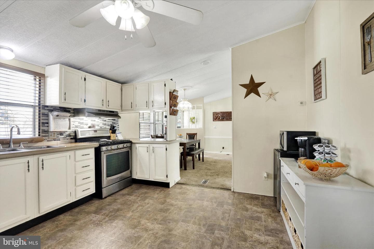 203 Greyfield Drive photo 4