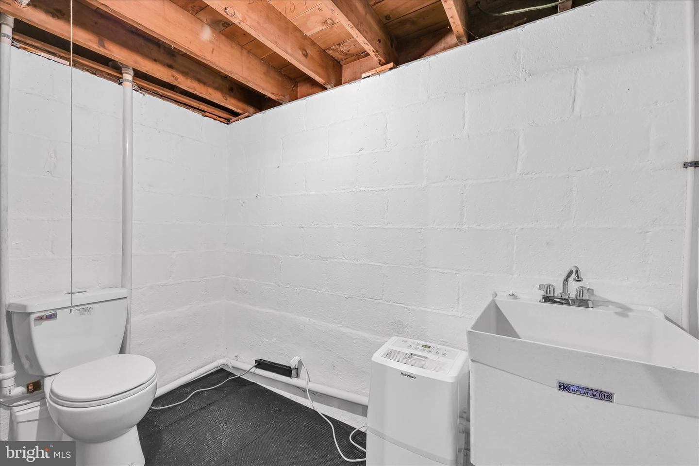 211 Noble Street photo 18