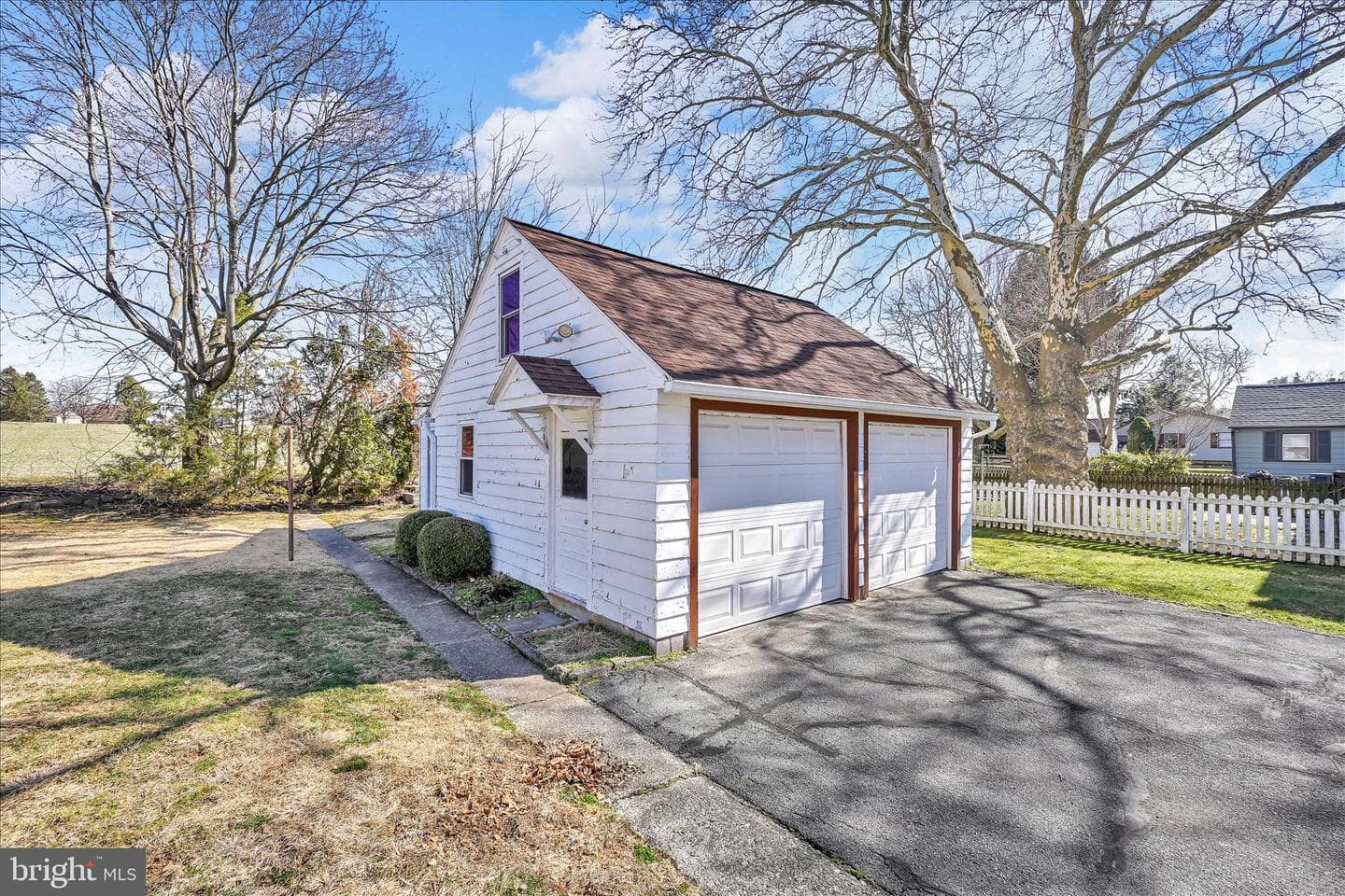 211 Noble Street photo 23