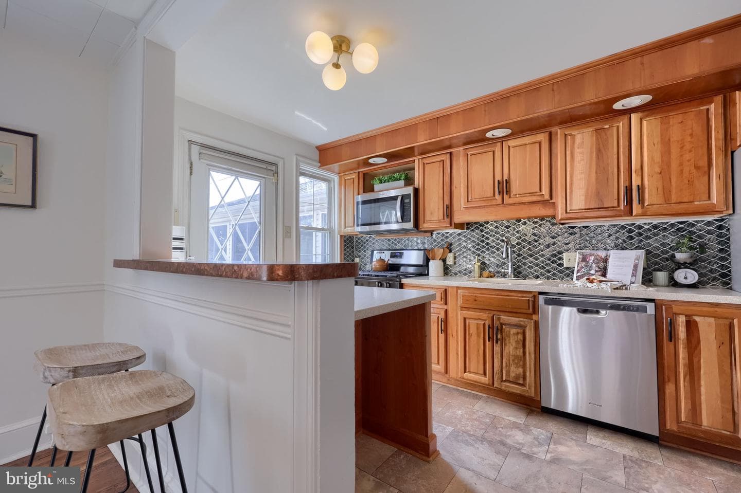 1026 W Ross Street photo 27